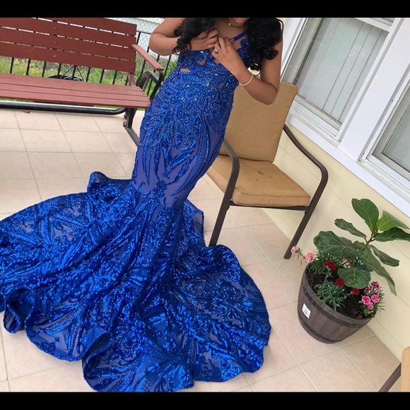 Prom dress - Picture 1 of 6